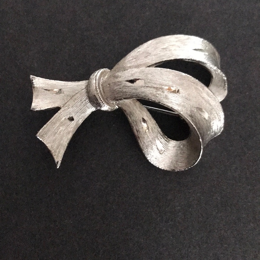 Vtg Jonette Jewelry Company~JJ Silver Tone Ribbon Brooch/Pin~3D Loops
